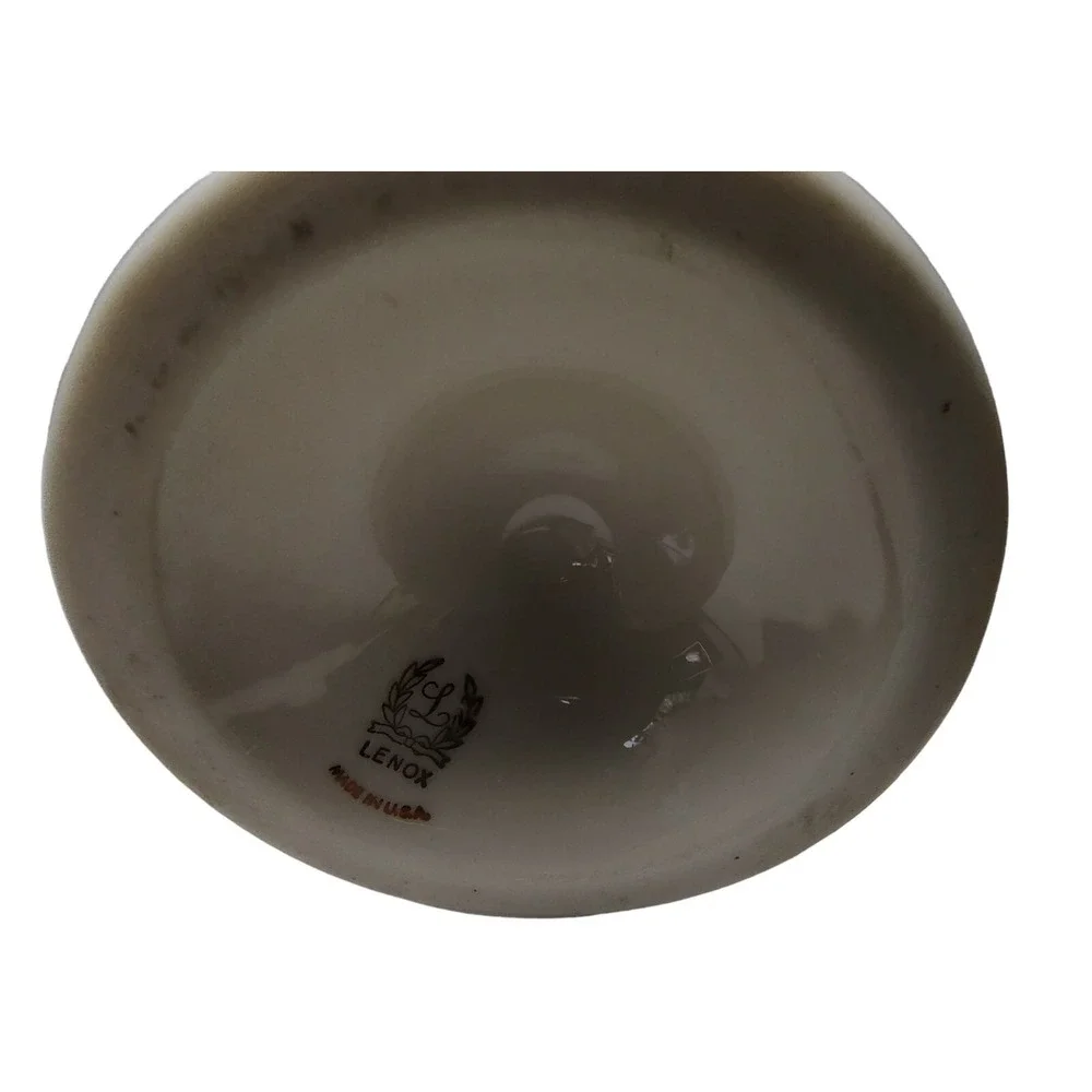 Vintage‎ Lenox Tapered Bud Vase Footed Florentine Pattern Leaf Embossed USA